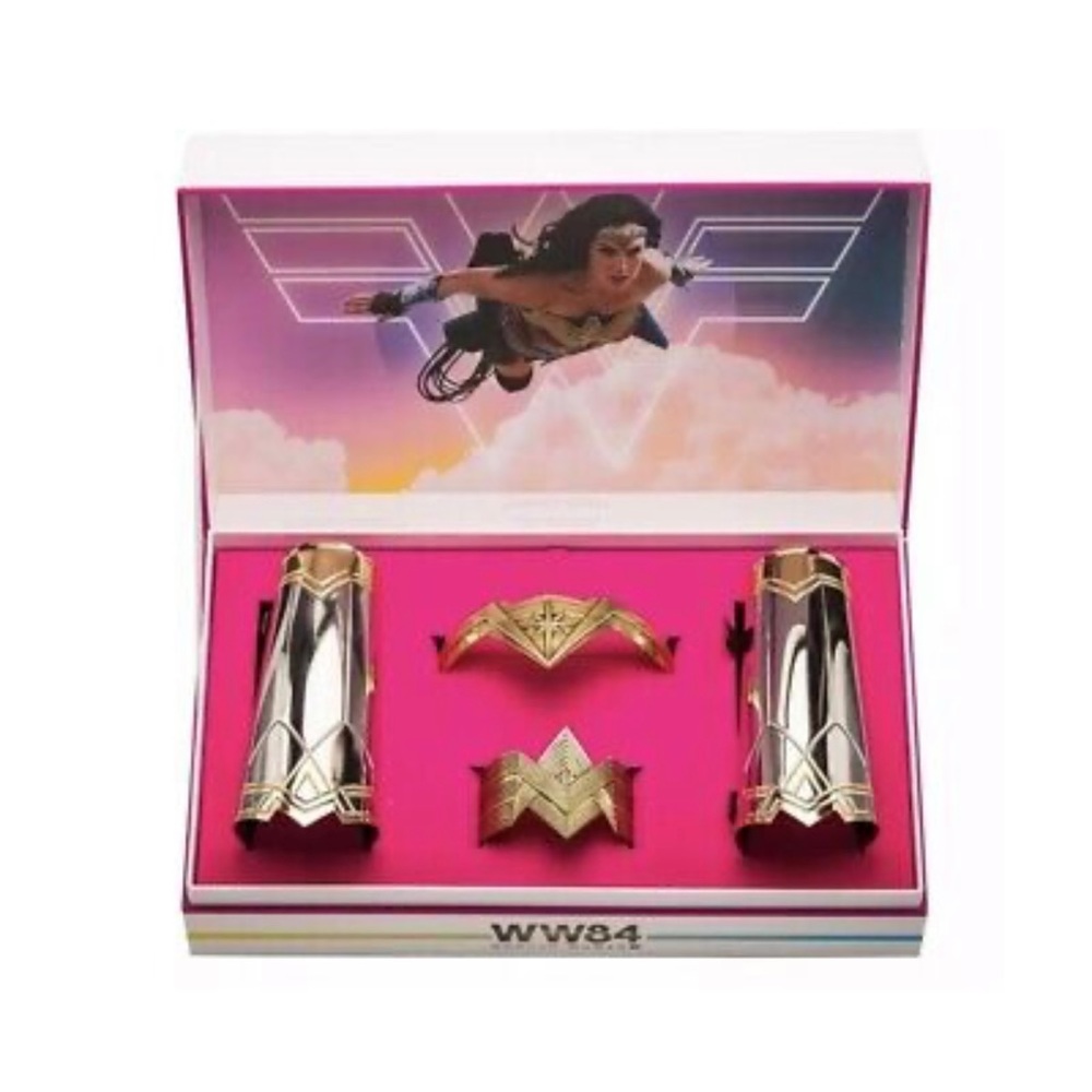 Wonder Woman 1984 Gauntlet Set
